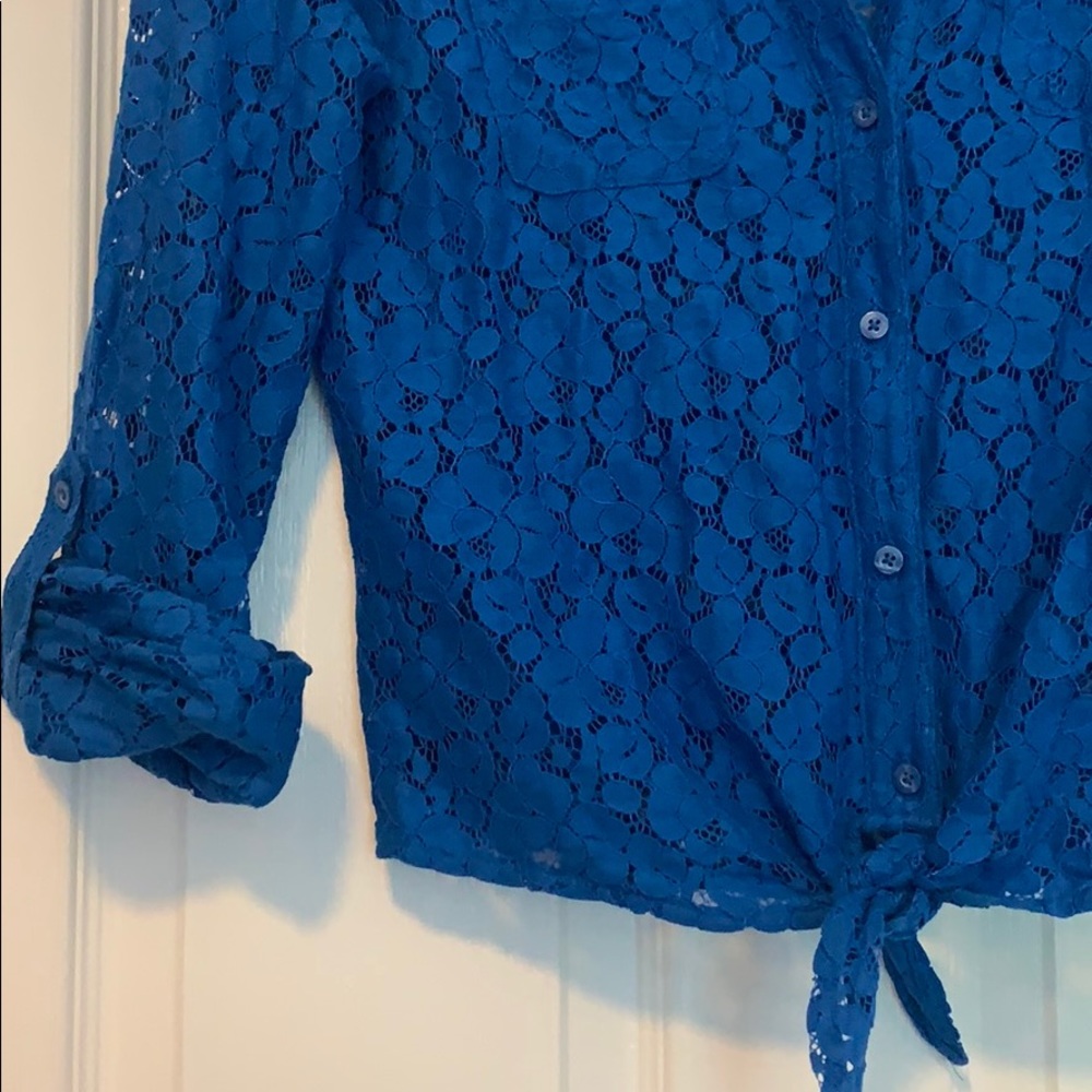 Lace Crop tie waist button down with 3/4 sleeves size medium - Picture 4 of 9